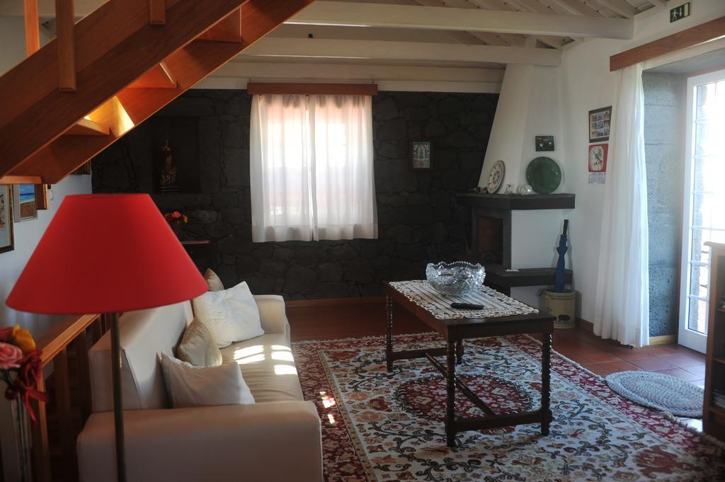 Casa Da Aguada Villa Lajes do Pico Room photo