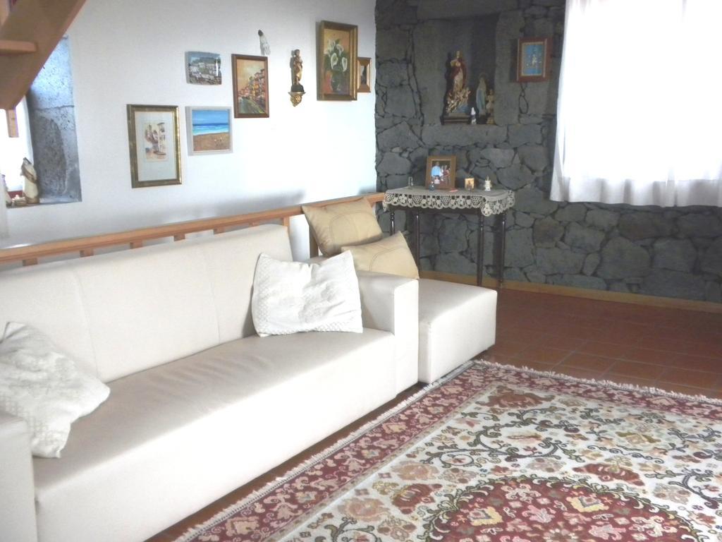 Casa Da Aguada Villa Lajes do Pico Room photo